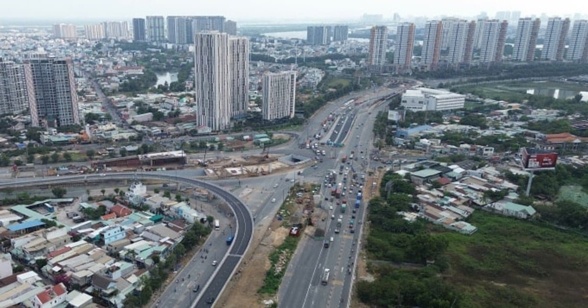 호치민 안푸 교차로 전경