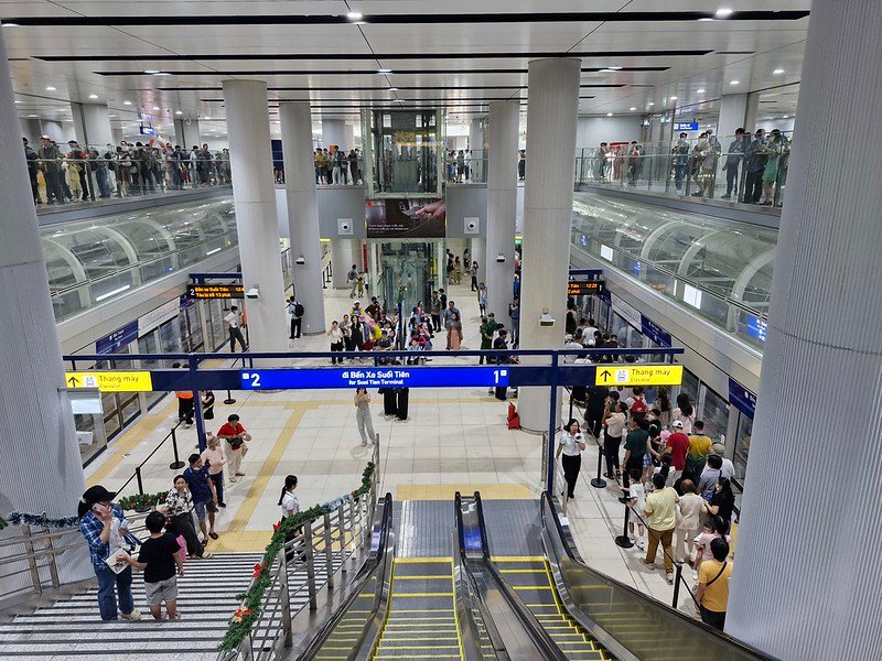 호치민 메트로 플랫폼