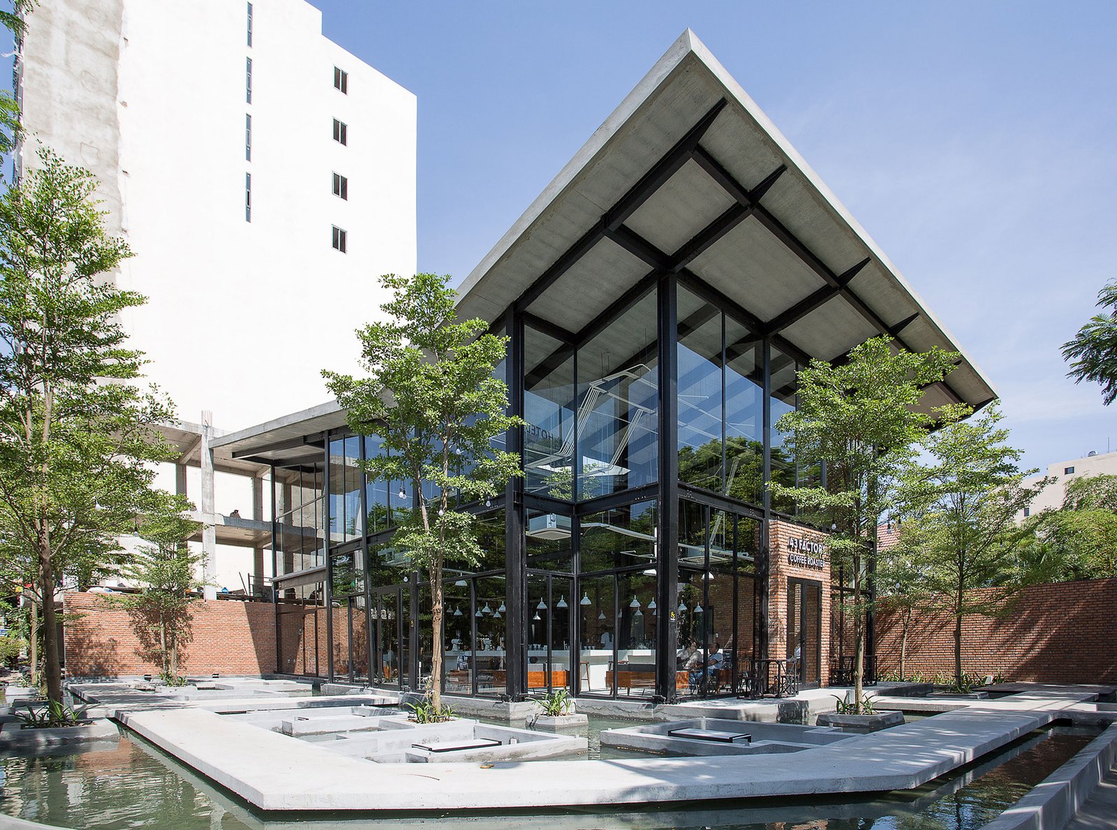 XLIII 스페셜티 커피 다낭