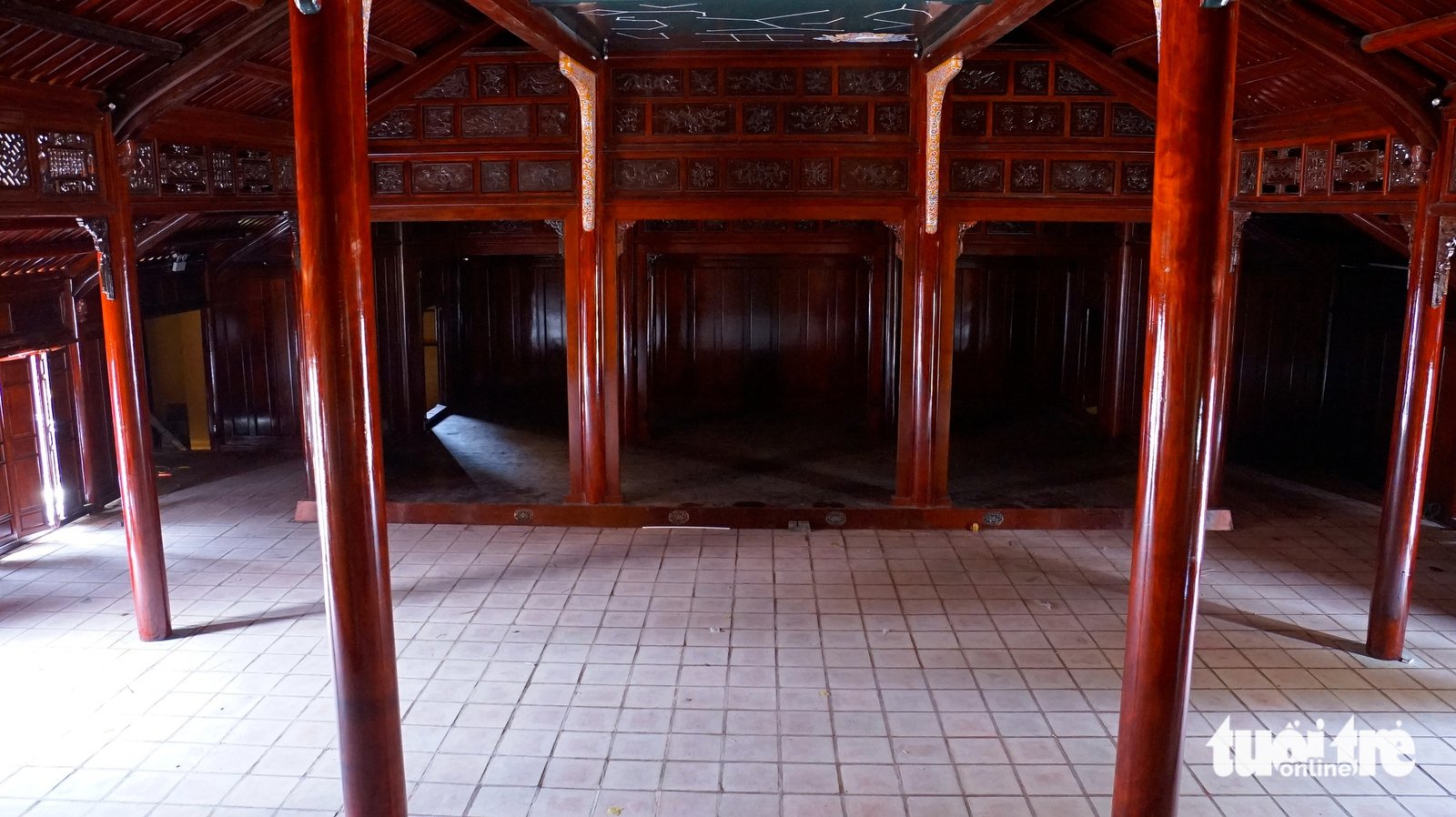 Minh Khiêm đường đang được trùng tu lại nhưng nhiều người đặt câu hỏi về việc tu