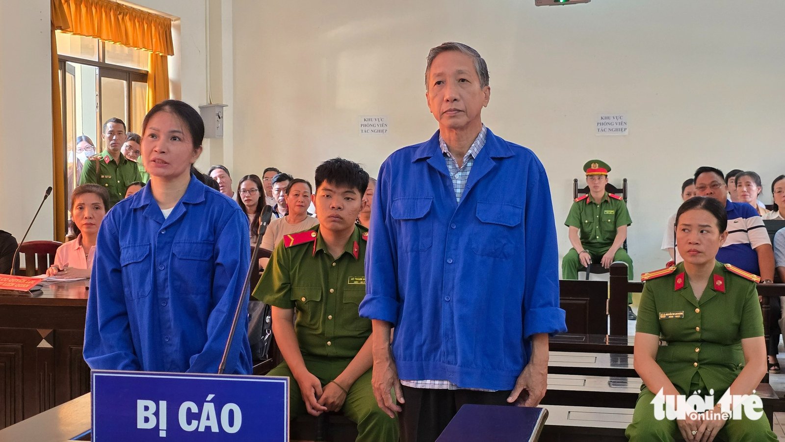 Cáo trạng truy tố bị cáo Lê Văn Mót và Nguyễn Thị Hằng đã thực hiện 4 vụ lừa đảo