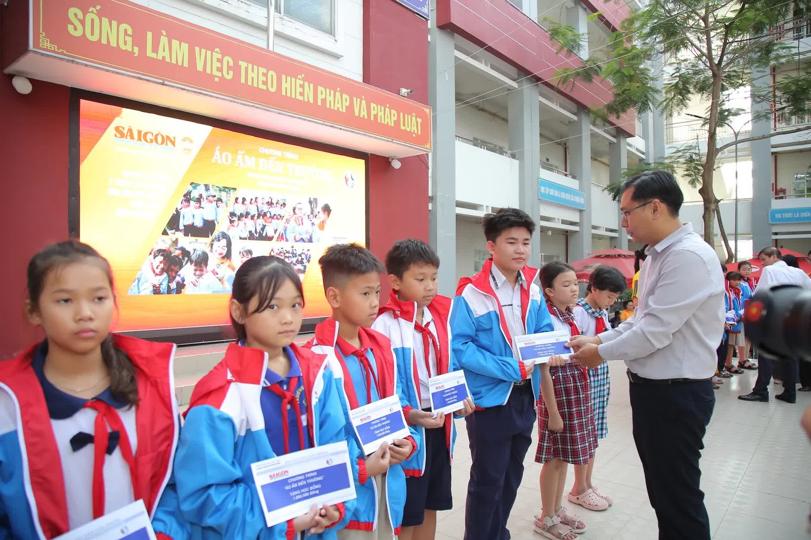 Bí thư Đảng ủy, Chủ tịch Hội đồng nhân dân xã Trương Minh Tước