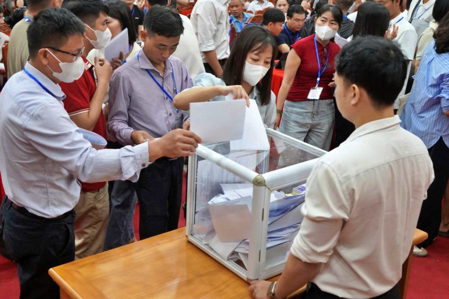 Quang cảnh một buổi tổ chức đấu giá đất ở Hà Nội diễn ra vào năm 2025