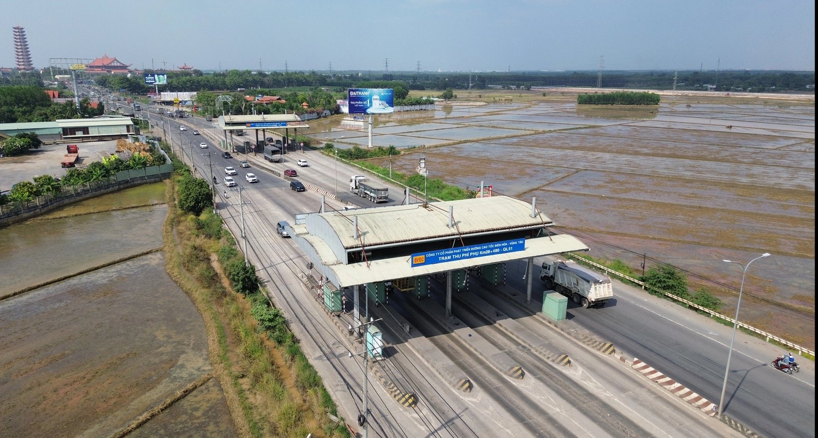 Trạm thu phí T2 trên quốc lộ 51