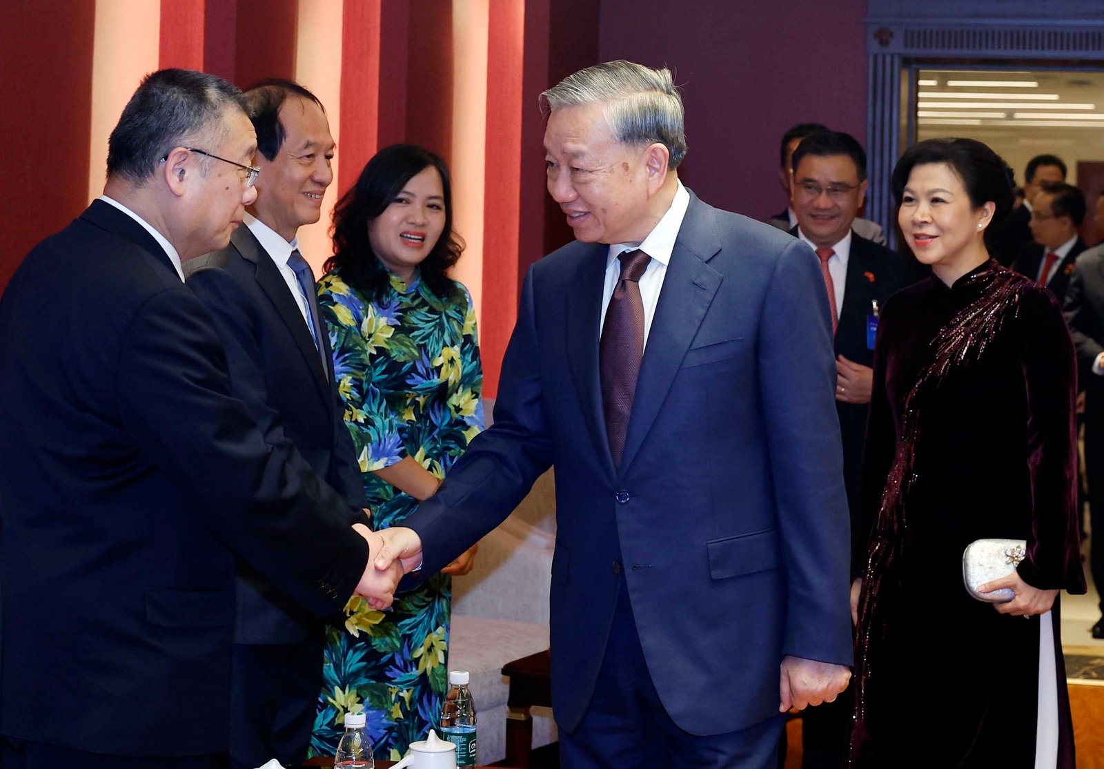 Tổng Bí thư, Chủ tịch nước Tô Lâm và phu nhân gặp mặt thân nhân các tướng lĩnh, 