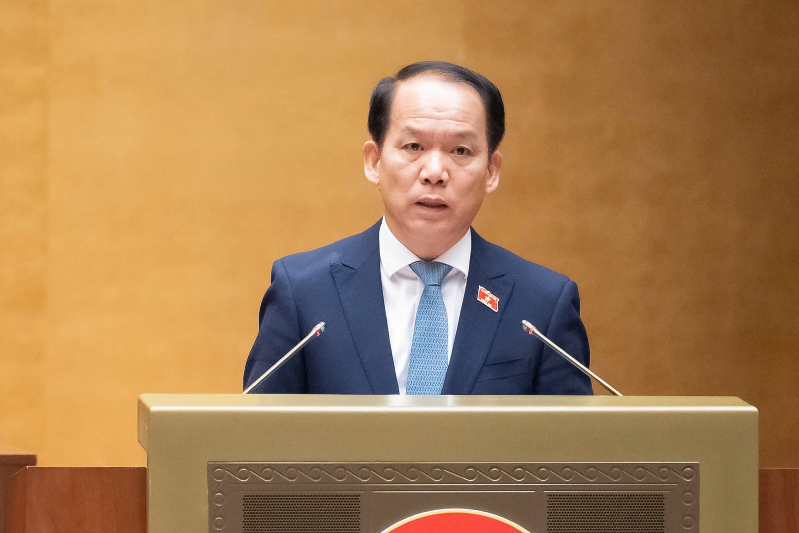 Bộ trưởng Bộ Tư pháp Hoàng Thanh Tùng trình bày dự án Luật Thủ đô (sửa đổi) - Ản