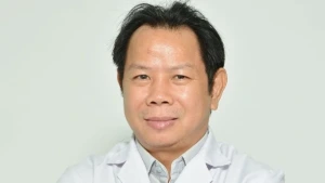 ‘수조원대 이혼’ 소송 치과의사, 120만 명 환자에게 도자기 치아 사기 혐의