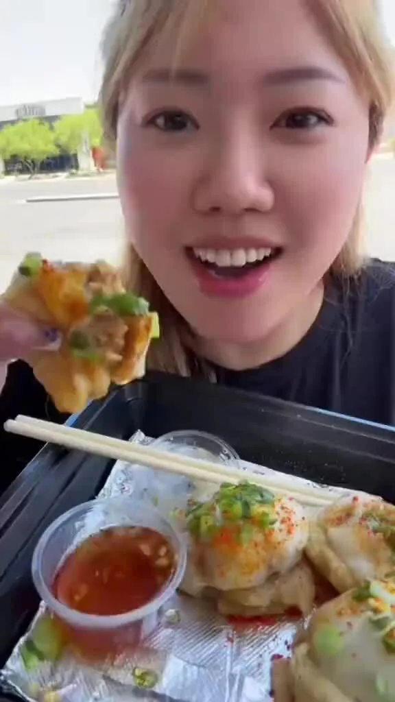 해외에서 ‘붐’을 일으키는 bánh ram ít