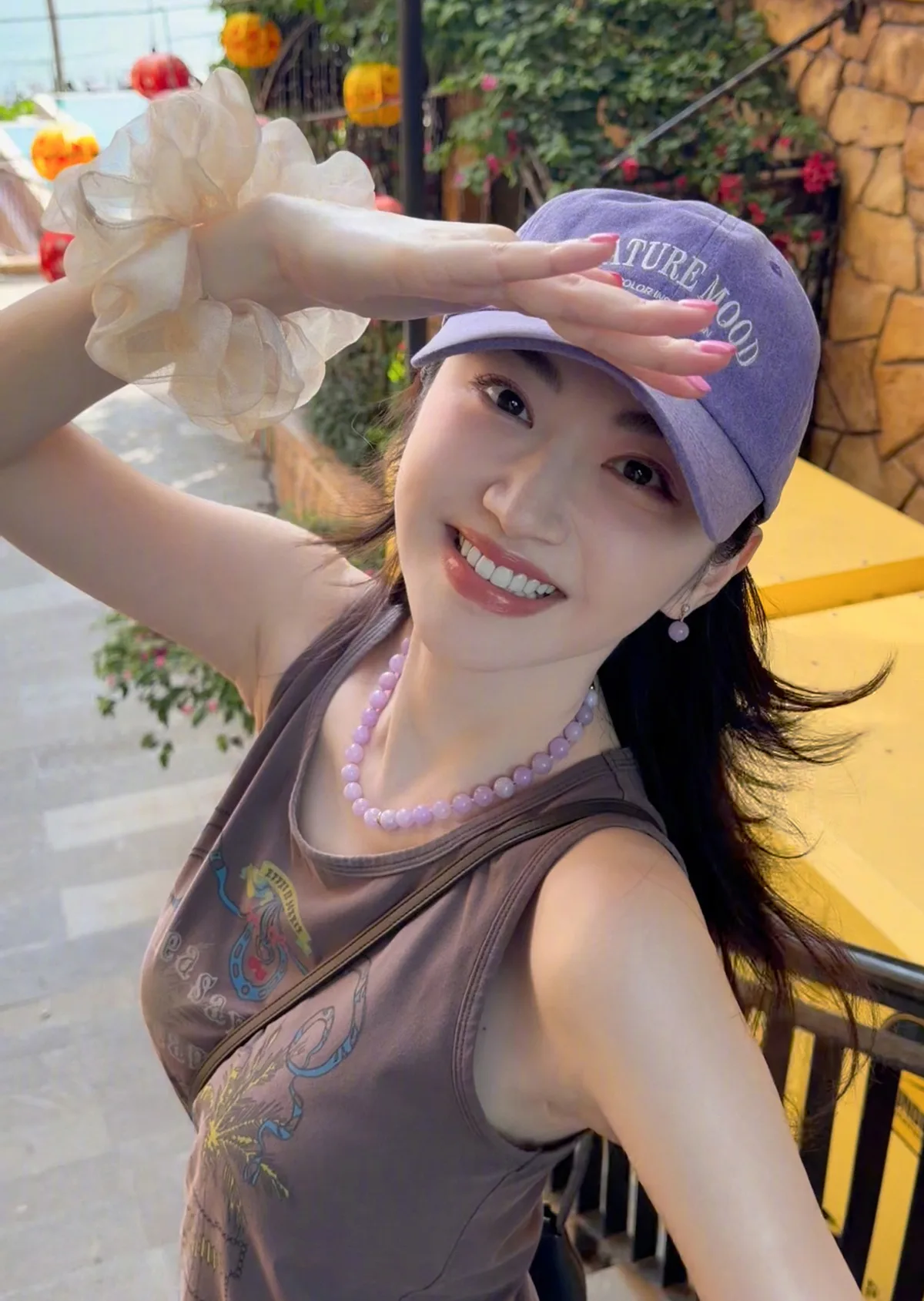 景甜, 푸꾸옥 바다에서 ’18세처럼’ 빛나