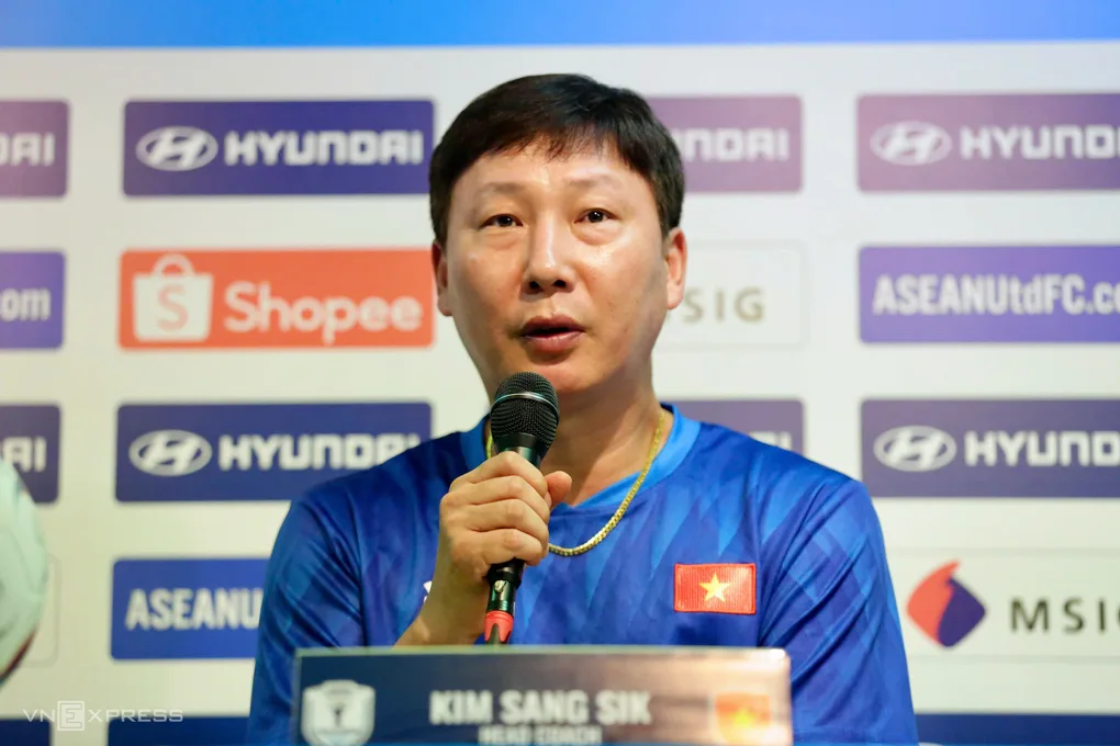 김상식 감독: ‘ASEAN컵 우승 방어는 무거운 임무’