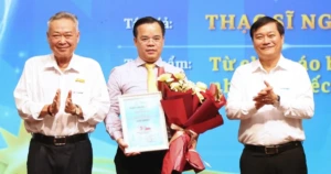 호치민시 전력 산업 50주년 자랑스러운 호칭 글쓰기 및 사진 공모전 시상