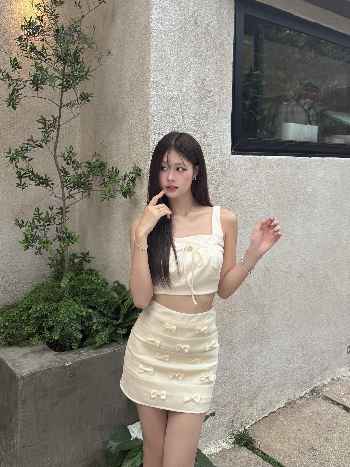 시원한 베이지 의상 세트로 가볍게 맞이하는 가을