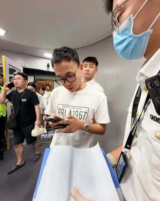 푸꾸옥 공안, 중국인 관광객의 롤렉스 시계 찾아줘