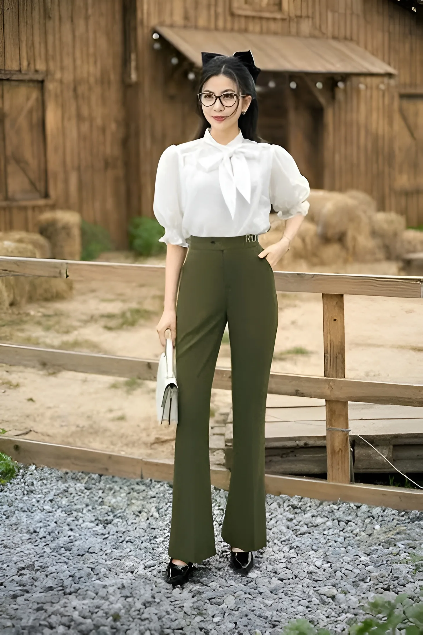 플레어 팬츠가 여전히 스트리트 패션 트렌드를 선도할까?