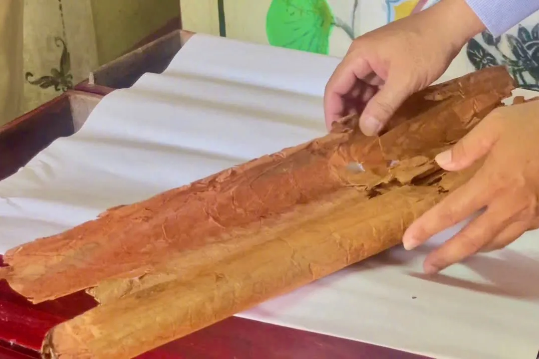 푸옌 지역 200여 점의 고대 칙서 보존