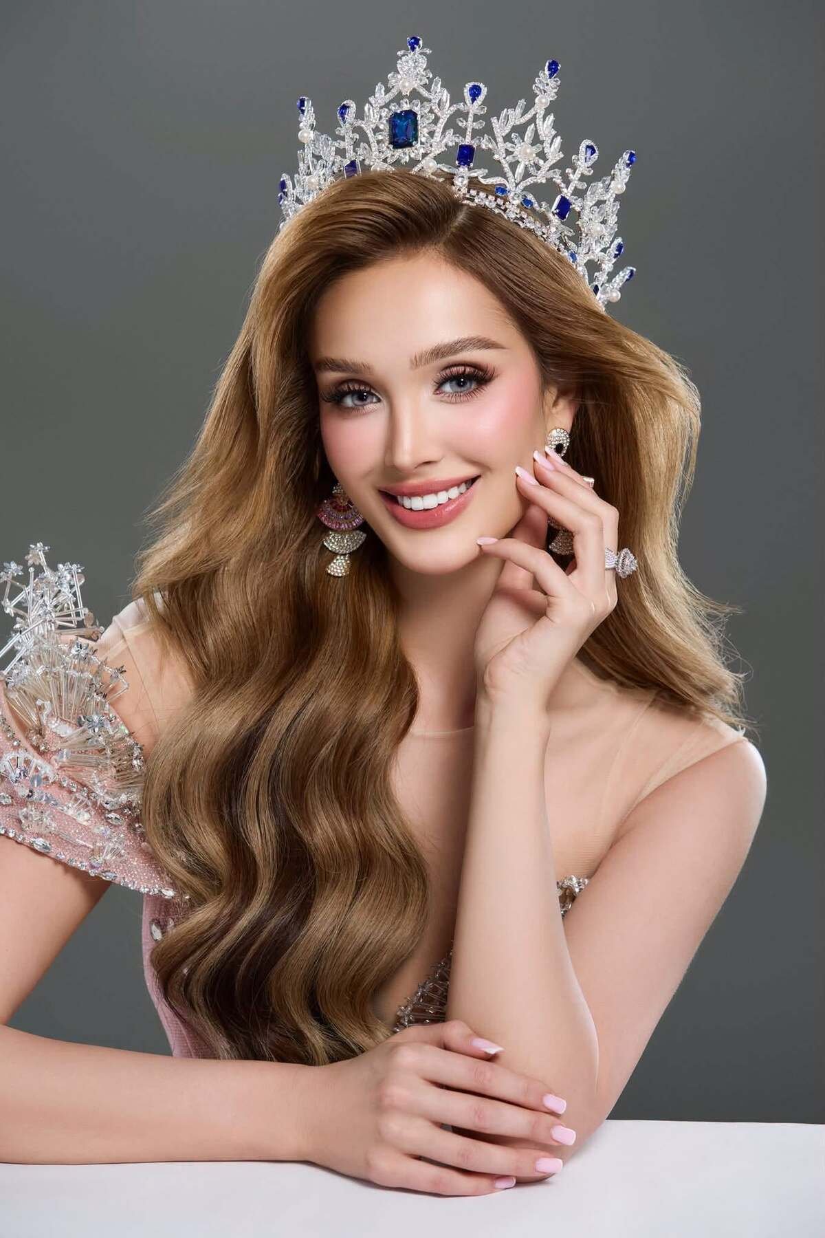 체코의 ‘인형’ Linda Górecká, 2026 미스 월드 출전