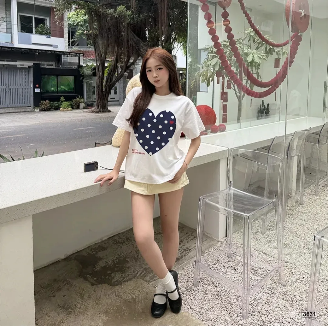미니멀한 티셔츠, 멋을 아는 이들의 마음을 사로잡다