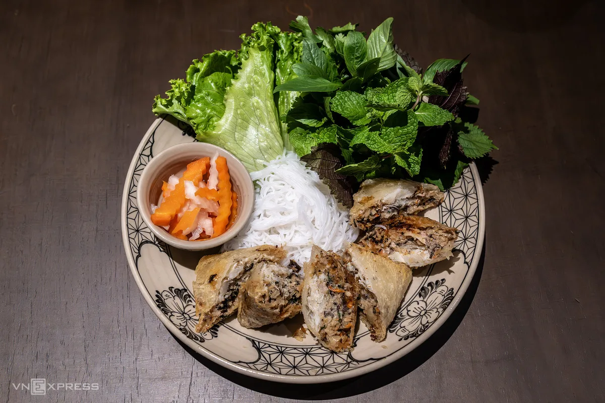 어머니 손맛 담은 100여 가지 요리로 미쉐린 인정받은 하노이 식당