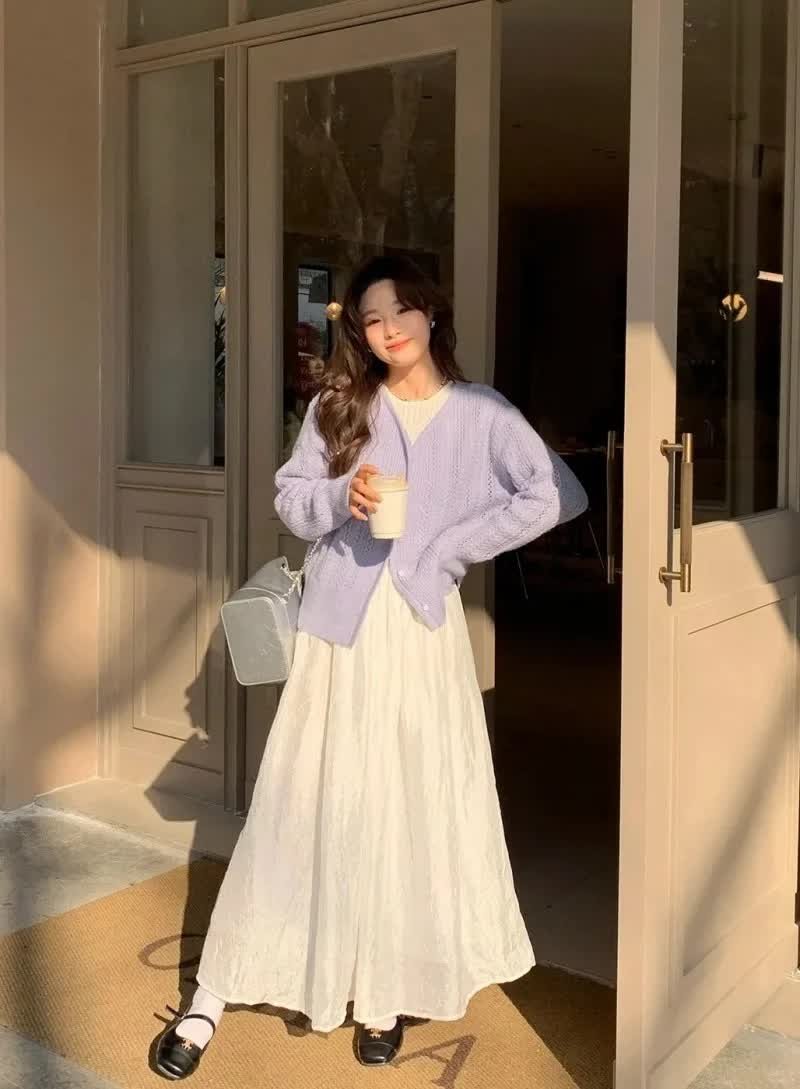 다루기 까다로운 보라색, 우아한 화이트 매치로 풀어내기