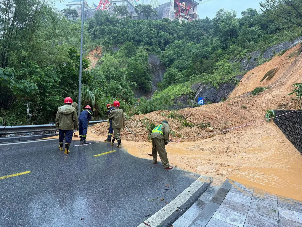 꽝닌성, 산사태로 400명 가까이 긴급 대피