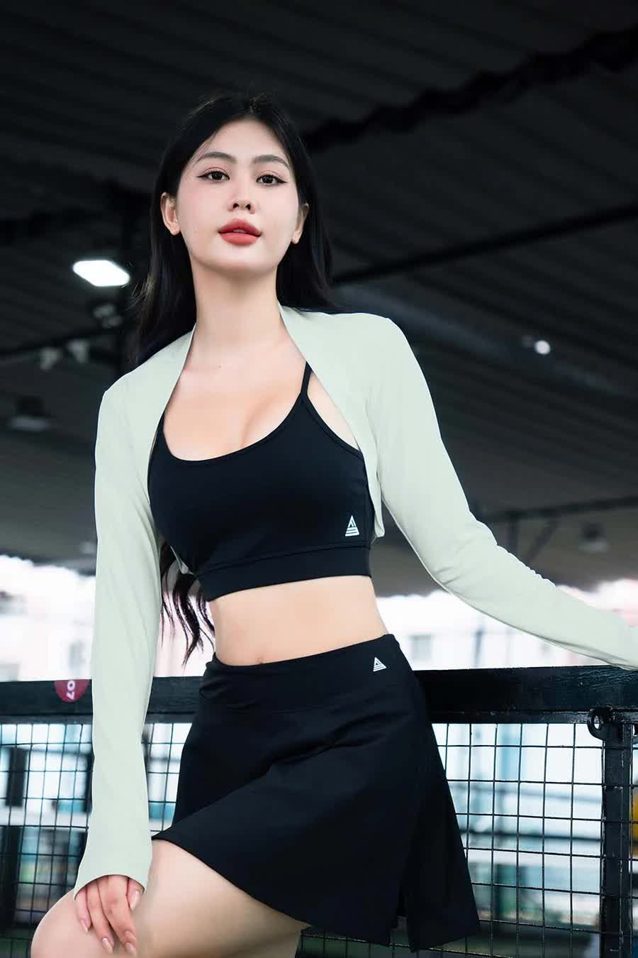 오버사이즈 아우터는 이제 그만, 크롭 재킷의 시대가 왔다