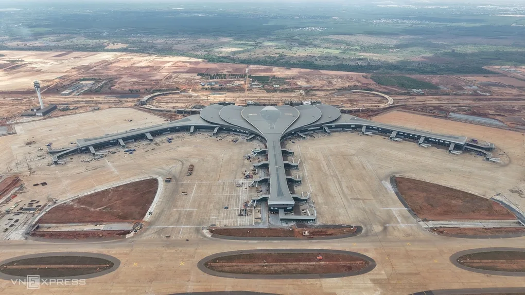 롱타인 공항 투자주체, 감사 후 이익 감소