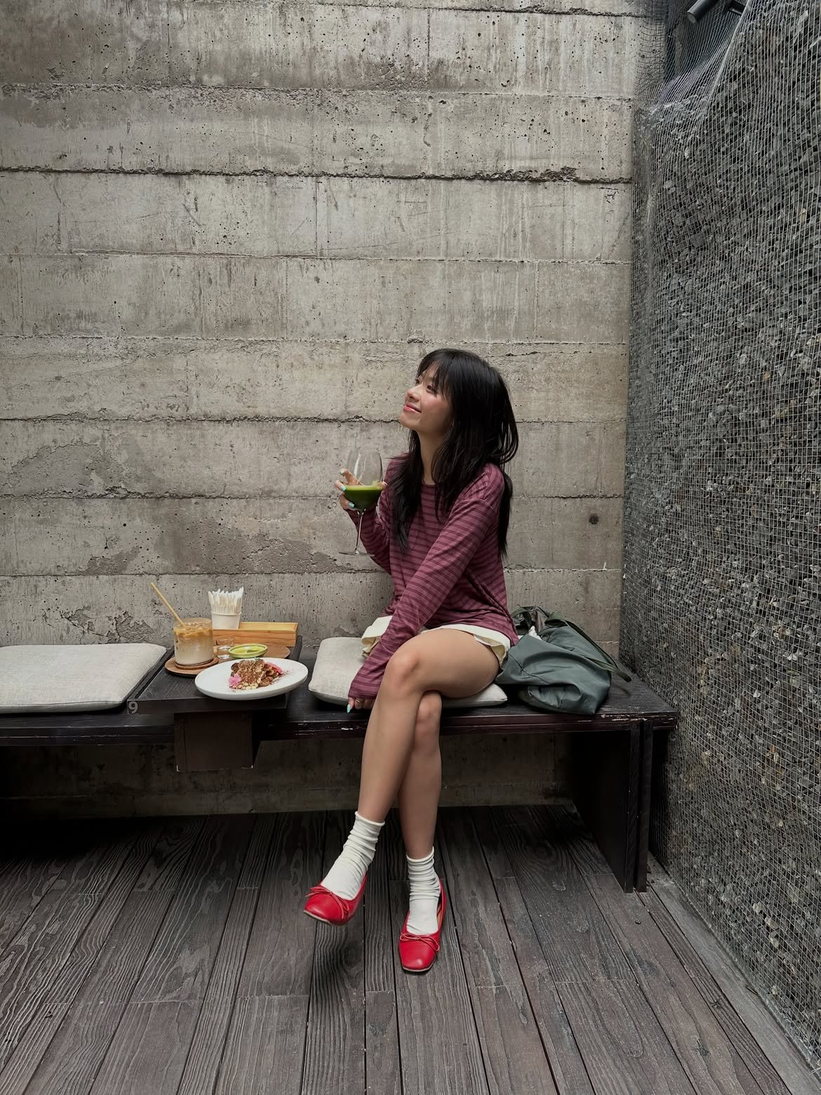 긴팔 티셔츠로 가을 스트리트 패션 옷장 새롭게 하기
