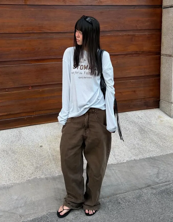 긴팔 티셔츠로 가을 스트리트 패션 옷장 새롭게 하기