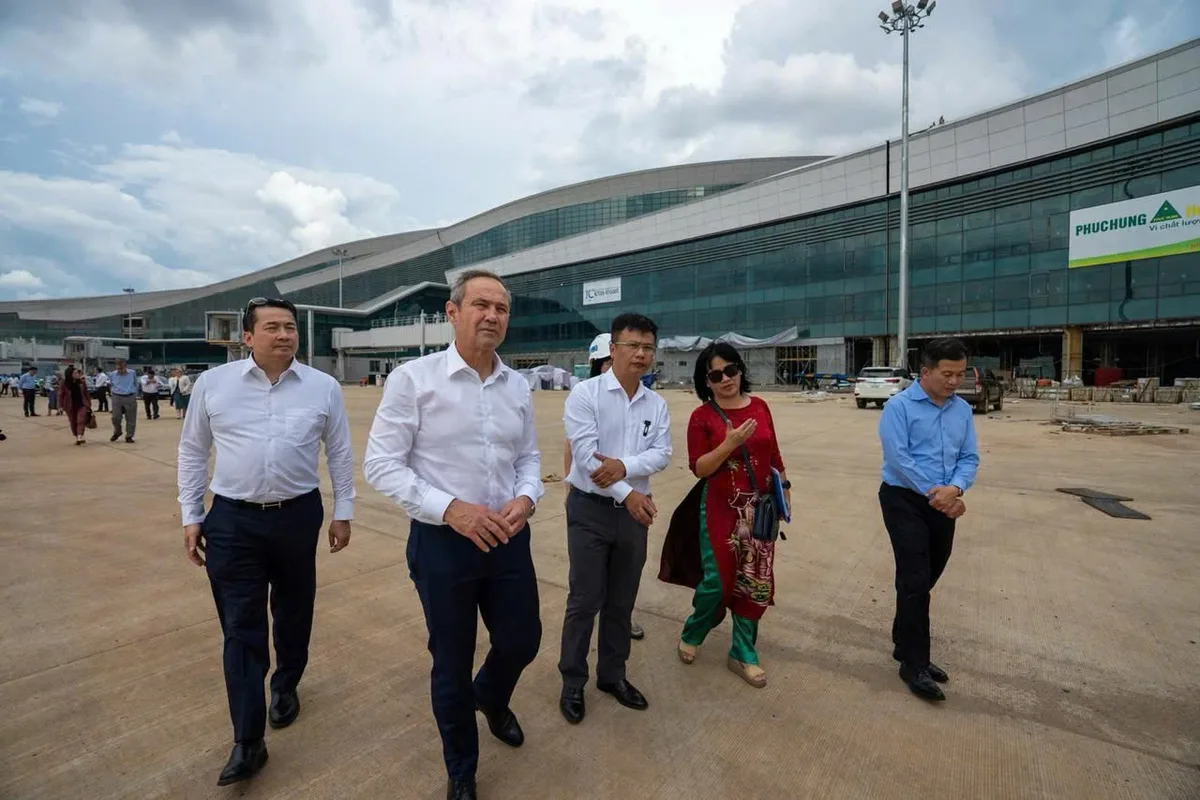 서호주 주총리, 롱탄 초대형 공항 규모와 진척도에 감탄