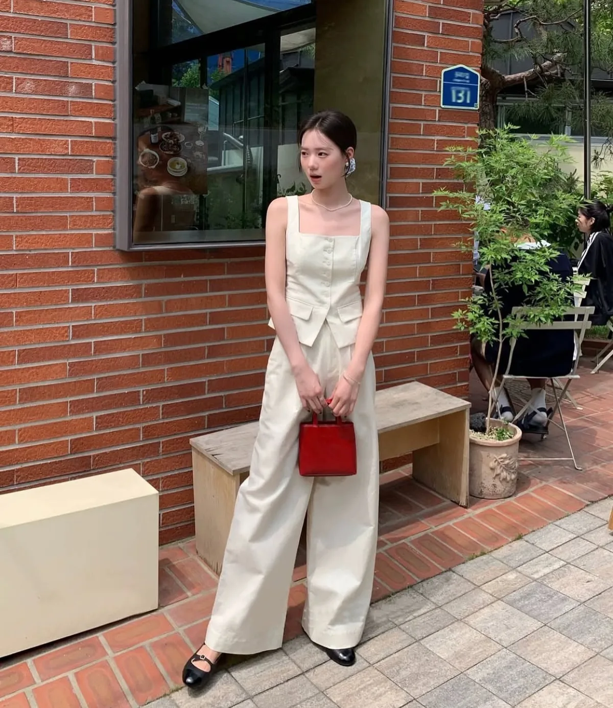 와이드 팬츠, 블랙 하나로 캐미솔부터 블레이저까지 매치 가능