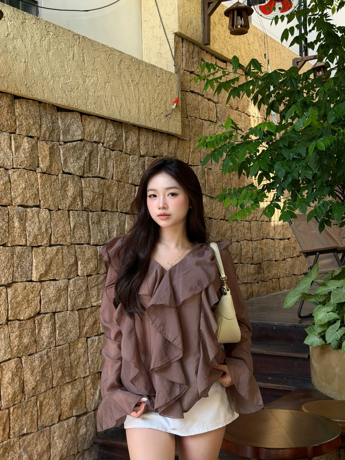 브라운 컬러, 레트로부터 Y2K까지…가을 스타일 전방위 활용