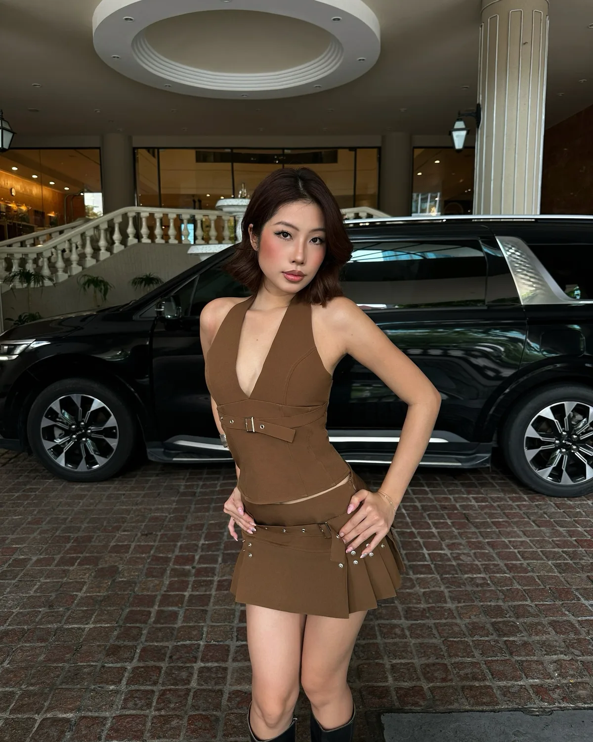 브라운 컬러, 레트로부터 Y2K까지…가을 스타일 전방위 활용