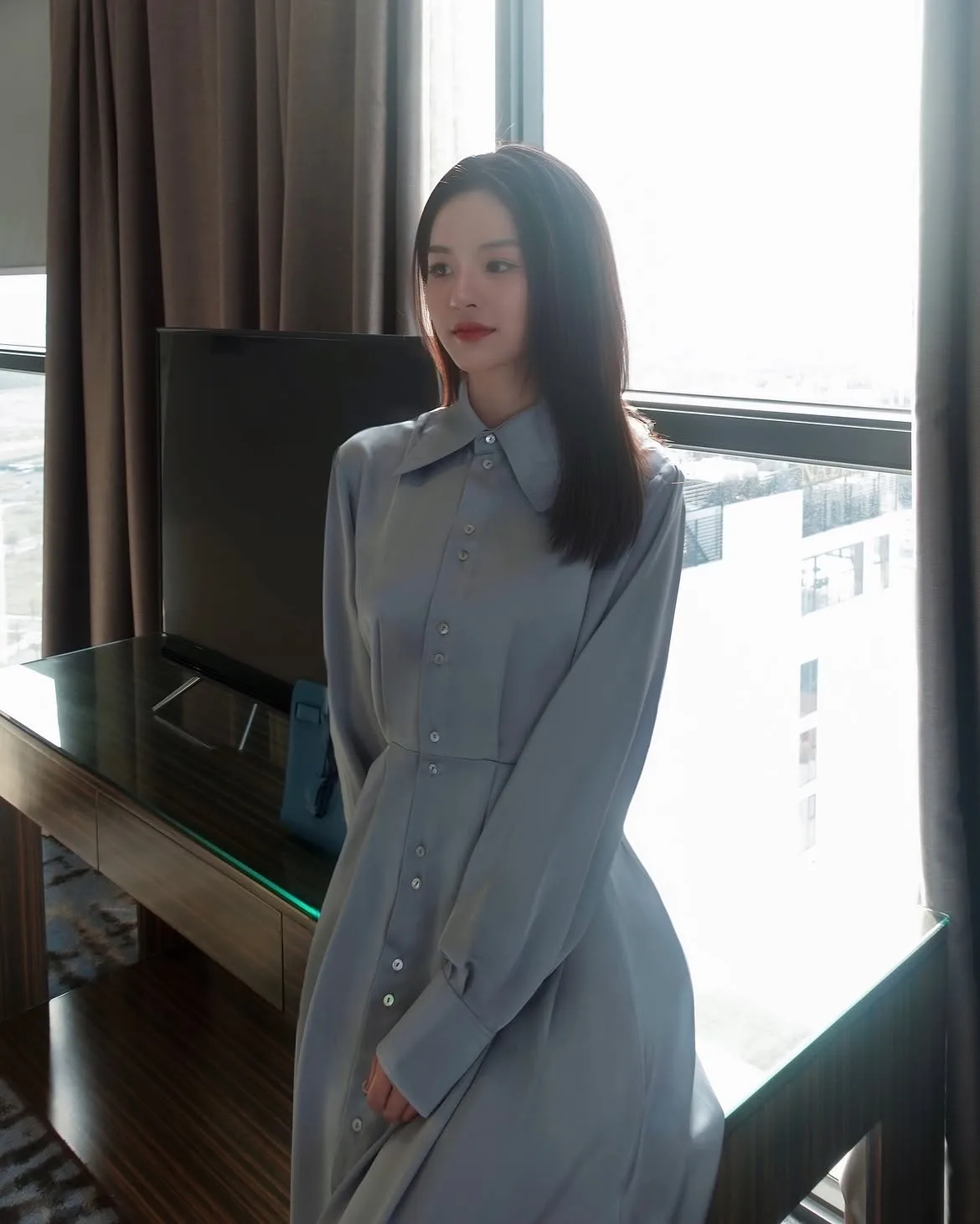 셔츠 원피스, 스트라이프·체크 패턴까지…직장 여성 옷장 넓어졌다