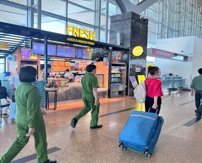 칸호아, 9월부터 한 달 반 만에 외국인 42명 입국 규정 위반 처벌…15명 추방