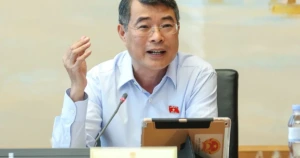 베트남 총리 “중간 유통 축소로 휘발유·의약품 가격 인하 추진”
