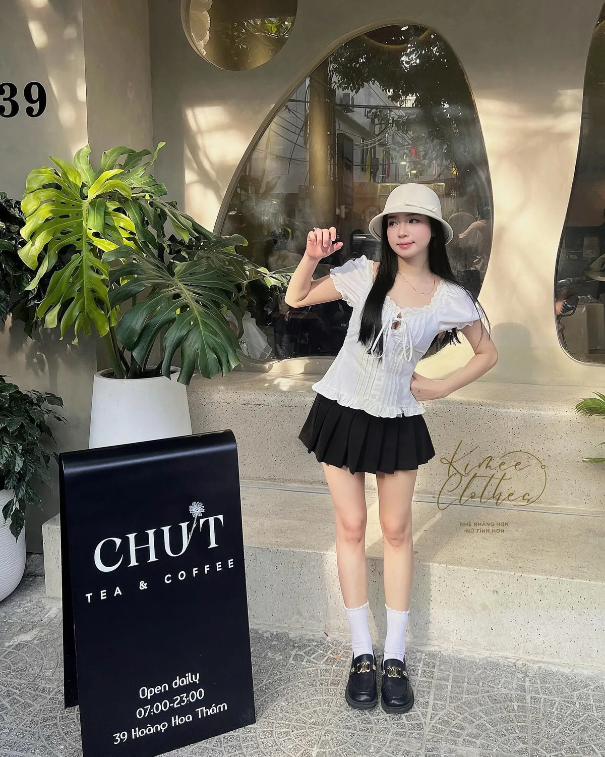 라운드 토 슈즈, 메리제인부터 방수 부츠까지…스타일별 활용법